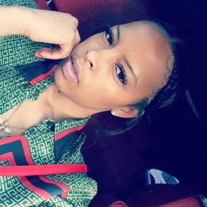 Meet your Posher, April